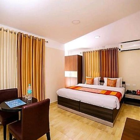 Hotel Tayas Trippapur Exterior photo