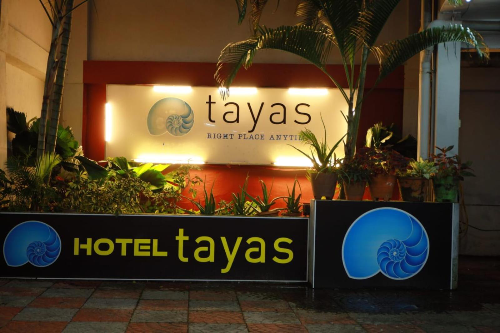 Hotel Tayas Trippapur Exterior photo